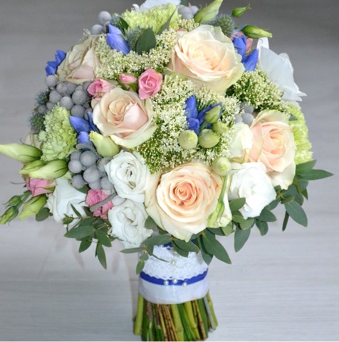 Персиково - синий букет невесты 